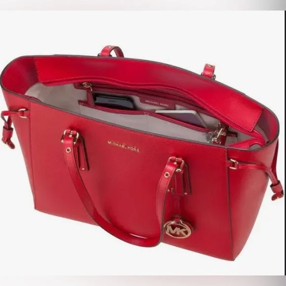 NWT Michael Kors Voyager MediumLeather Tote Bag